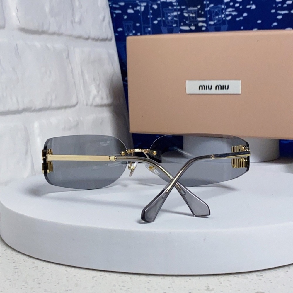 Miu Miu Statement Sunglasses Bold Y2K Luxury Fashion - Picture 10 of 10